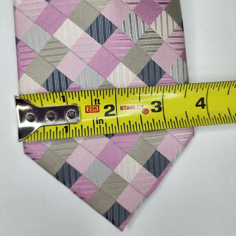 GEOFFREY BEENE Pink Checkered Silk Tie.